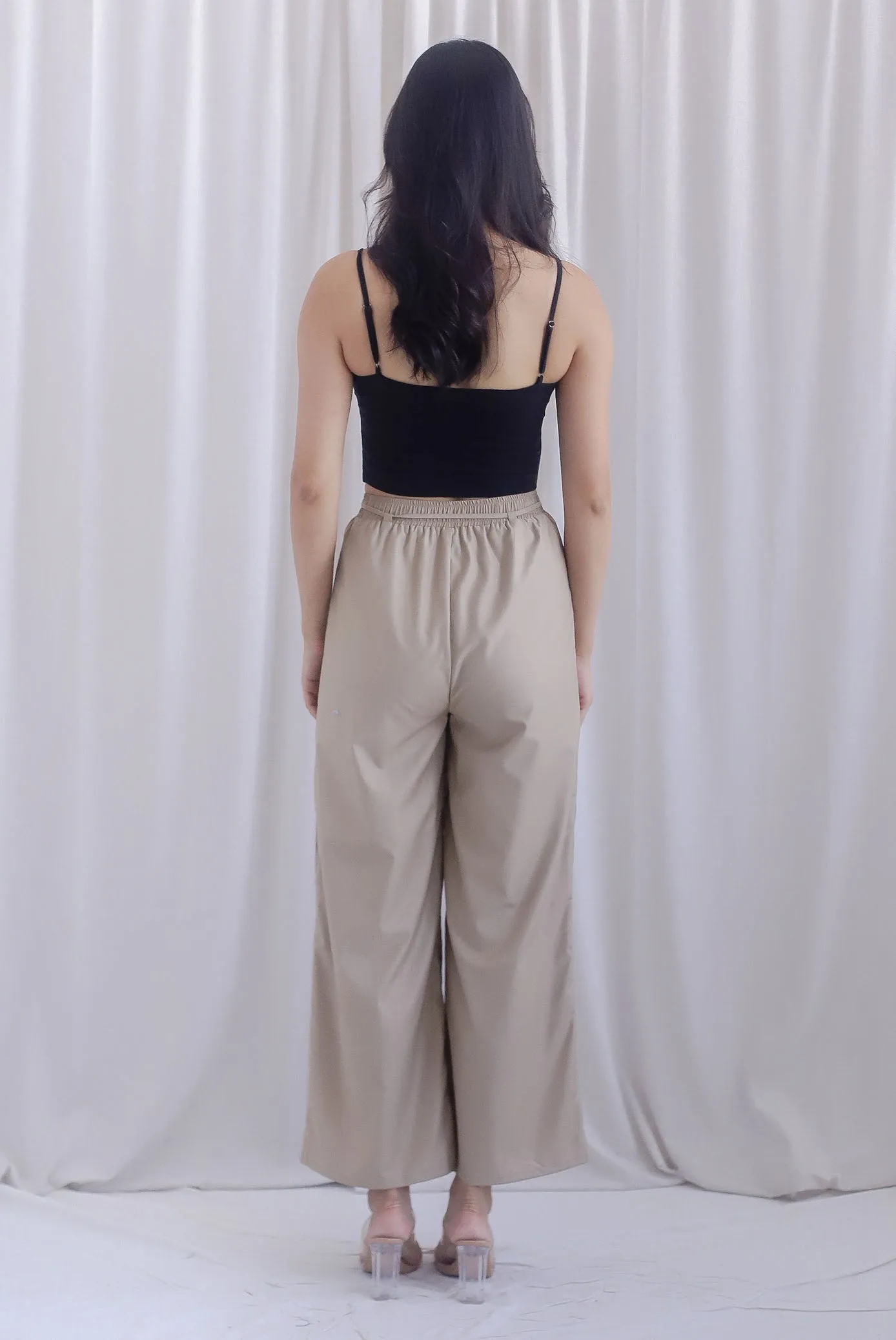 Becca Relaxed Pants In Khaki